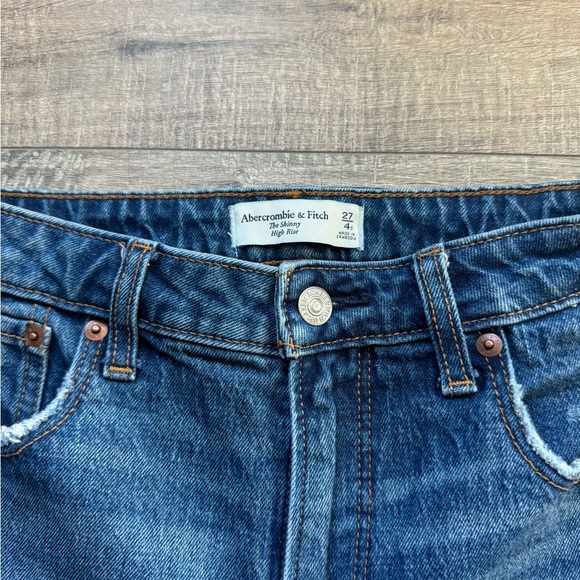 Abercrombie & Fitch Curve Love Jeans - Picture 2 of 7